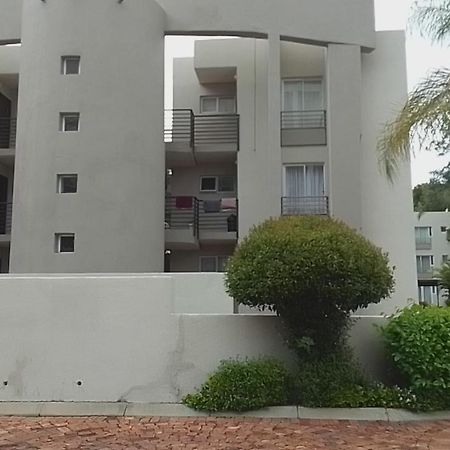 The Apartment On Katherine Street In Central Sandton Йоханесбург Екстериор снимка