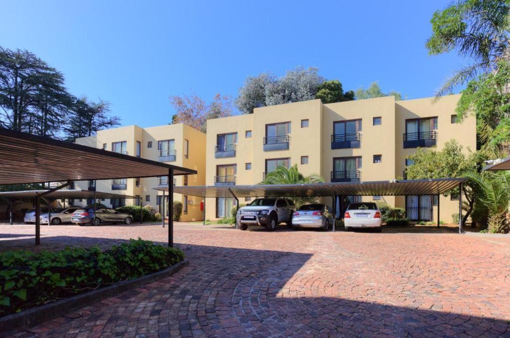 The Apartment On Katherine Street In Central Sandton Йоханесбург Екстериор снимка